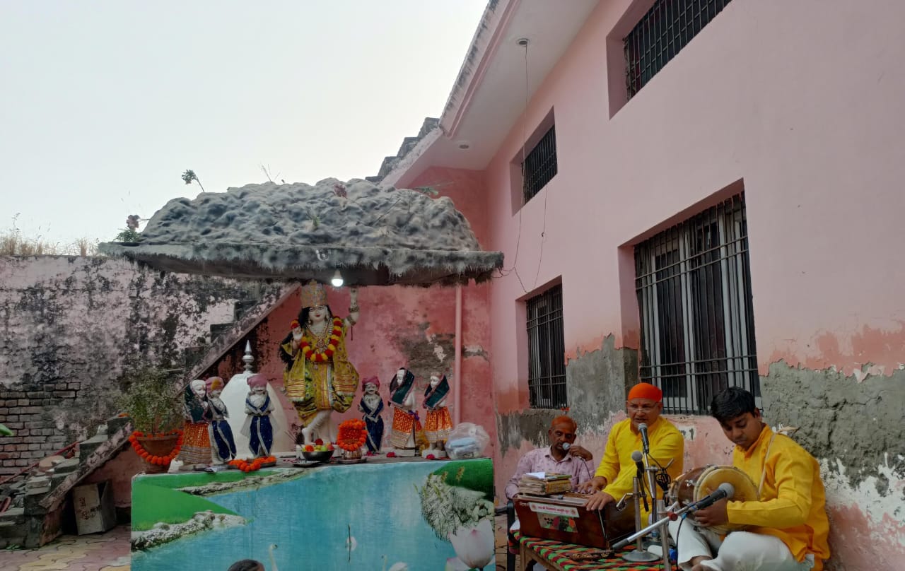 श्री कृष्ण गौशाला यमकेश्वर तीर्थ हुसैनी के गोपाष्टमी कार्यक्रम में पहुंचे श्रद्धालु। संस्था श्री कृष्ण गौशाला यमकेश्वर तीर्थ हुसैनी के गोपाष्टमी कार्यक्रम में पहुंचे श्रद्धालु। संस्था