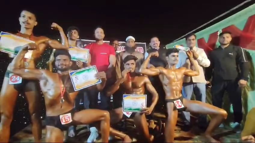 खरगोन नगर में देर रात तक चली बॉडीबिल्डिंग प्रतियोगिता