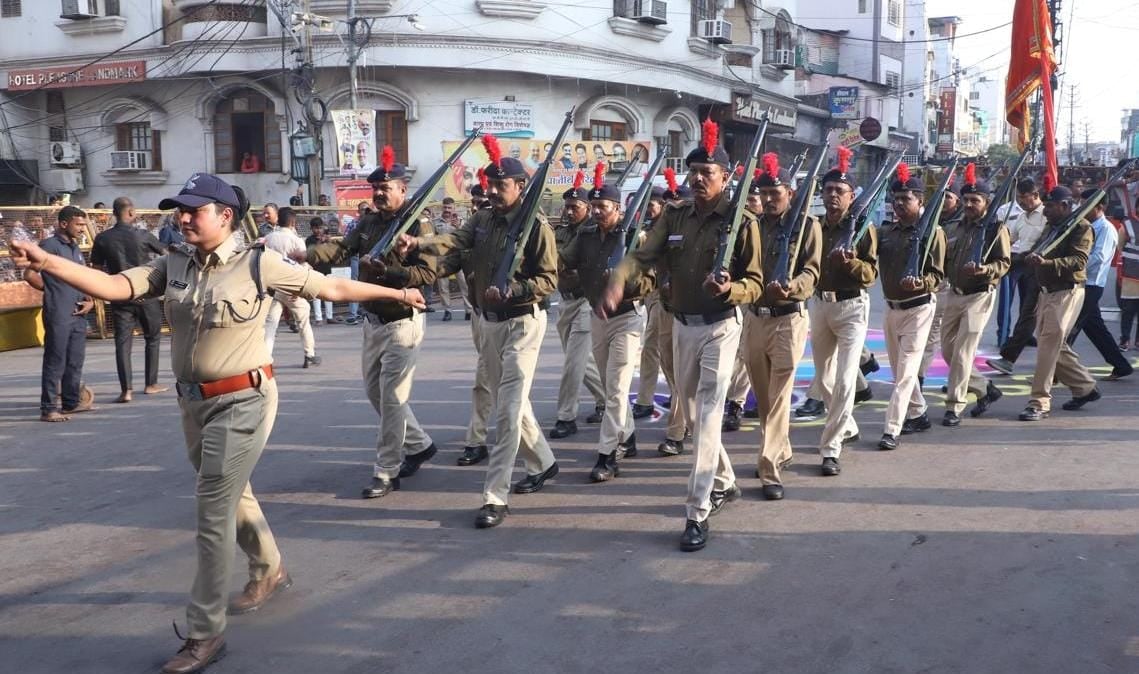 रजत पालकी में विराजित होकर प्रजा का हाल जानने निकले चन्द्रमौलेश्वर स्वरूप मे निकले बाबा महाकाल