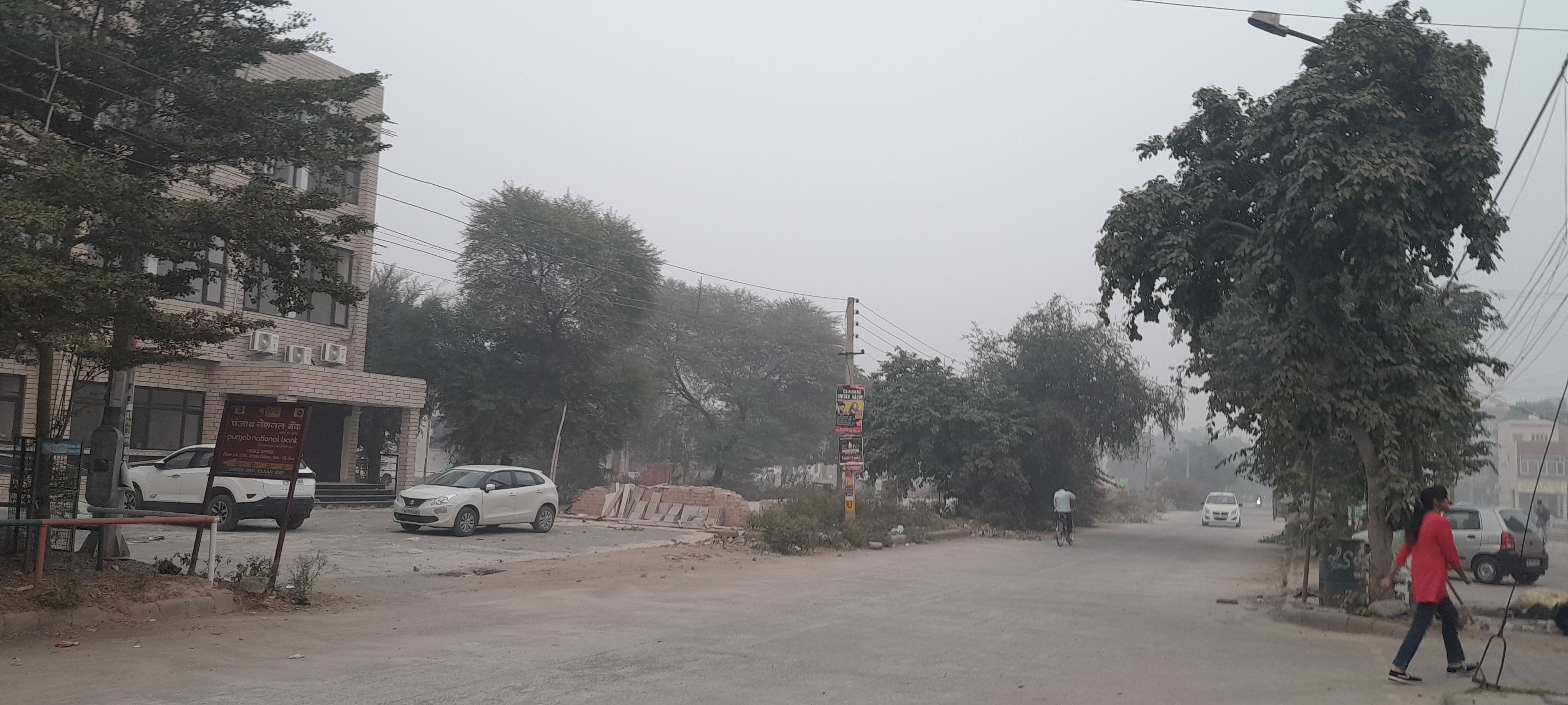12जेएनडी19 : शाम के समय आसमान में छाए बादल, मौसम में बदलाव के संकेत। संवाद 12जेएनडी19 : शाम के समय आसमान में छाए बादल, मौसम में बदलाव के संकेत। संवाद