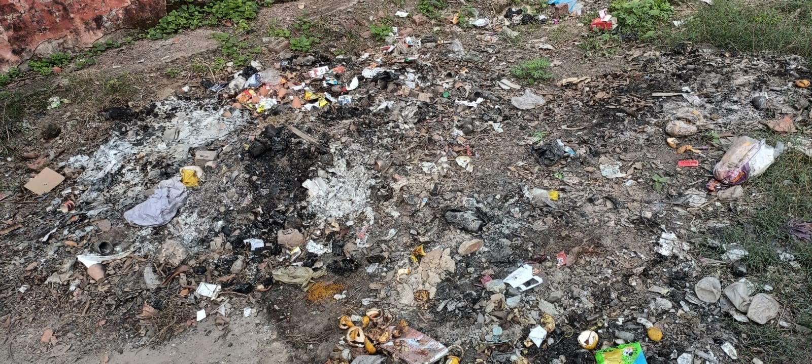 अमरिया सामुदायिक स्वास्थ्य केंद्र में बंद पड़ा एक्सरे कक्ष।संवाद