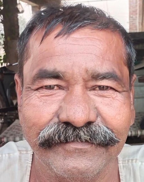 बंडा में इफको क्रय केंद्र खाद नहीं होने की वजह से सूना पड़ा। संवाद