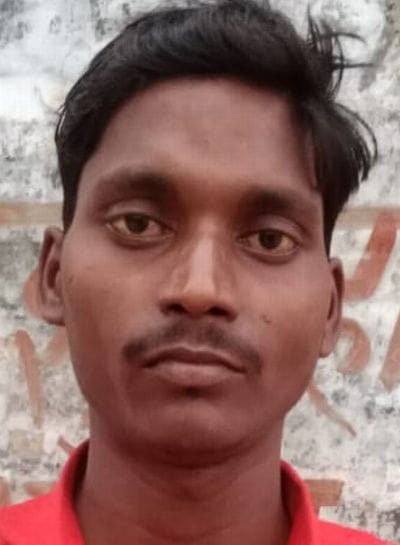सिद्ध बरौलिया में फैली गंदगी। संवाद सिद्ध बरौलिया में फैली गंदगी। संवाद