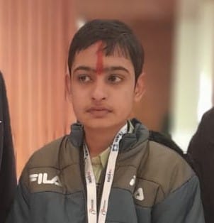 13jjrp05- साल्हावास। खुद द्वारा तैयार किए गए श्री कुंज अखबार को देखता कार्तिक। स्त्रोत- स्वयं 13jjrp05- साल्हावास। खुद द्वारा तैयार किए गए श्री कुंज अखबार को देखता कार्तिक। स्त्रोत- स्वयं