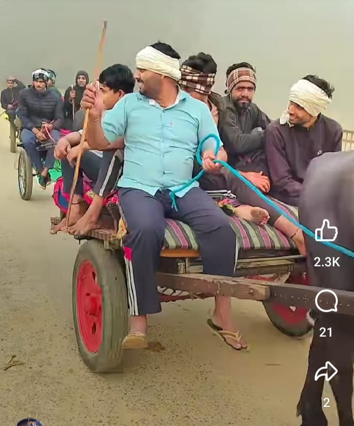 गंगा किनारे कबड्डी खेतते युवा स्रोत संवाद गंगा किनारे कबड्डी खेतते युवा स्रोत संवाद
