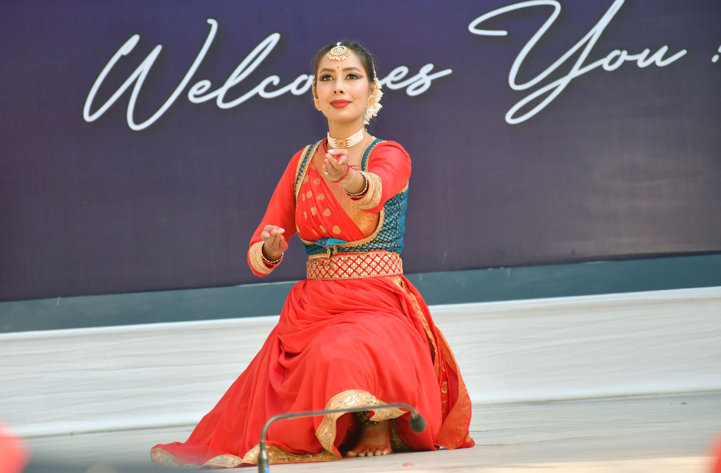 गौतम महाविद्यालय में तीन दिवसीय युवा समारोह के समापन पर उपस्थित मुख्यातिथि एवं दर्शक। संवाद गौतम महाविद्यालय में तीन दिवसीय युवा समारोह के समापन पर उपस्थित मुख्यातिथि एवं दर्शक। संवाद