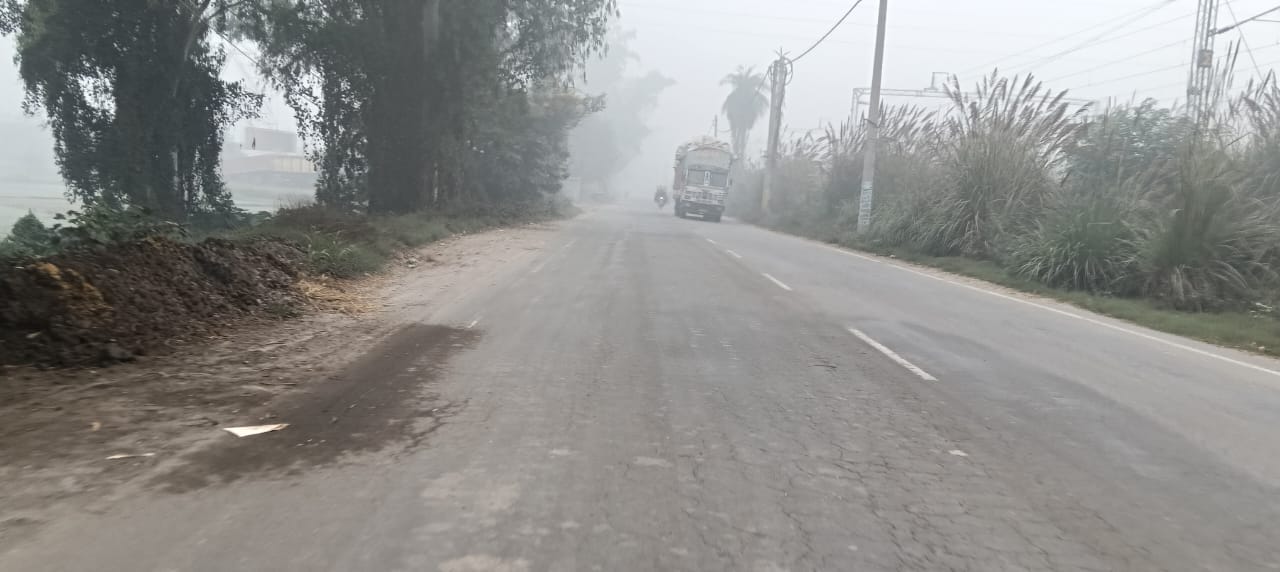 यमुनानगर शहर में छाई धुंध की चादर। संवाद यमुनानगर शहर में छाई धुंध की चादर। संवाद