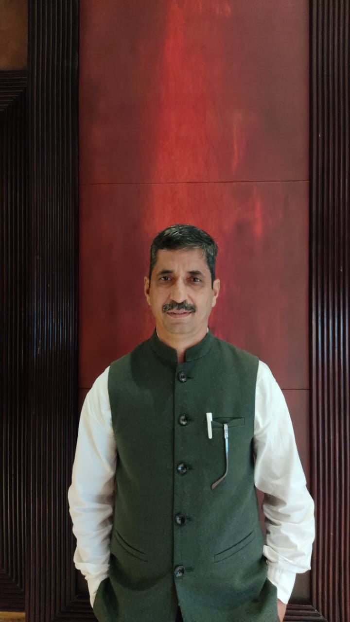 अजमेर ठाकुर कार्यकारी अधिकारी नगर परिषद हमीरपुर। संवाद अजमेर ठाकुर कार्यकारी अधिकारी नगर परिषद हमीरपुर। संवाद