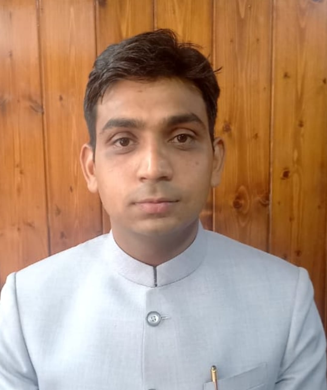 अजमेर ठाकुर कार्यकारी अधिकारी नगर परिषद हमीरपुर। संवाद अजमेर ठाकुर कार्यकारी अधिकारी नगर परिषद हमीरपुर। संवाद