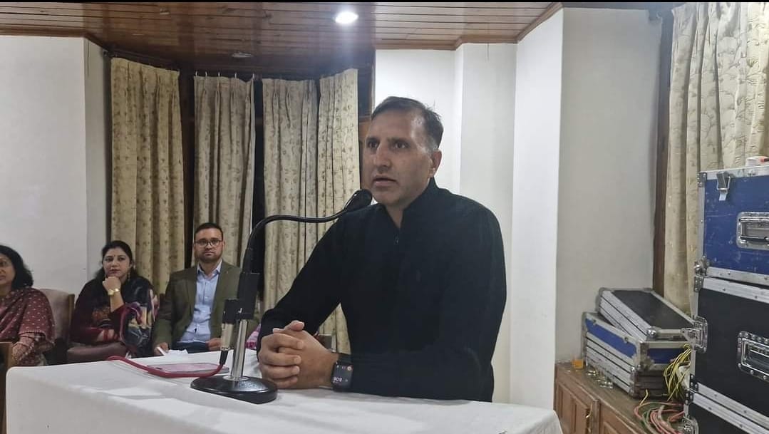 बिलासपुर में राष्ट्रीय प्रेस दिवस पर आयोजित कार्यक्रम में सम्मानित मुख्यातिथि उपायुक्त आबिद हुस