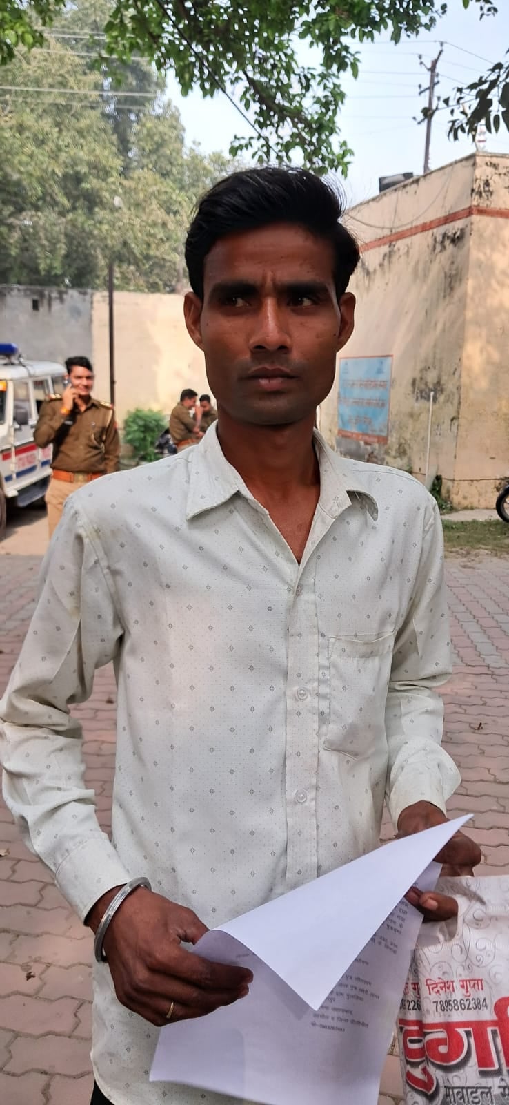 कलीनगर तहसील में समस्यायें सुनते डीएम संजय कुमार सिंह और एसपी अविनाश पांडेय।संवाद कलीनगर तहसील में समस्यायें सुनते डीएम संजय कुमार सिंह और एसपी अविनाश पांडेय।संवाद
