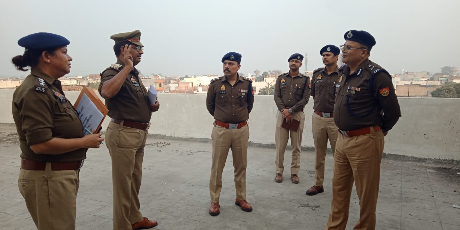 गंगानगर थाने में मालखाने का निरीक्षण करते एडीजी ध्रुवकांत ठाकुर। स्रोत संवाद गंगानगर थाने में मालखाने का निरीक्षण करते एडीजी ध्रुवकांत ठाकुर। स्रोत संवाद