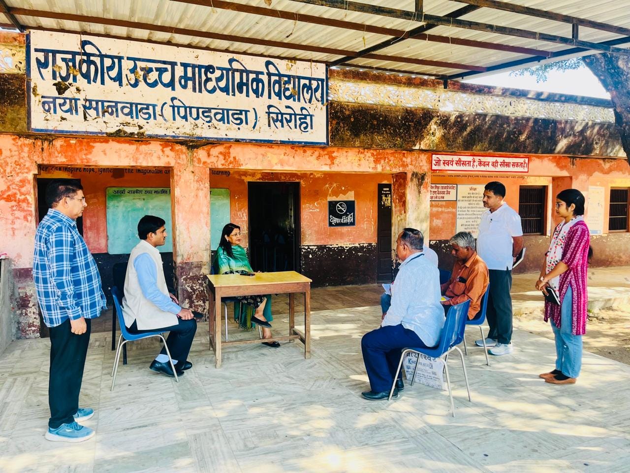 सिरोही। सिरोही में मान्यता प्राप्त राजनैतिक दलों के प्रतिनिधियों की बैठक आयोजित हुई।