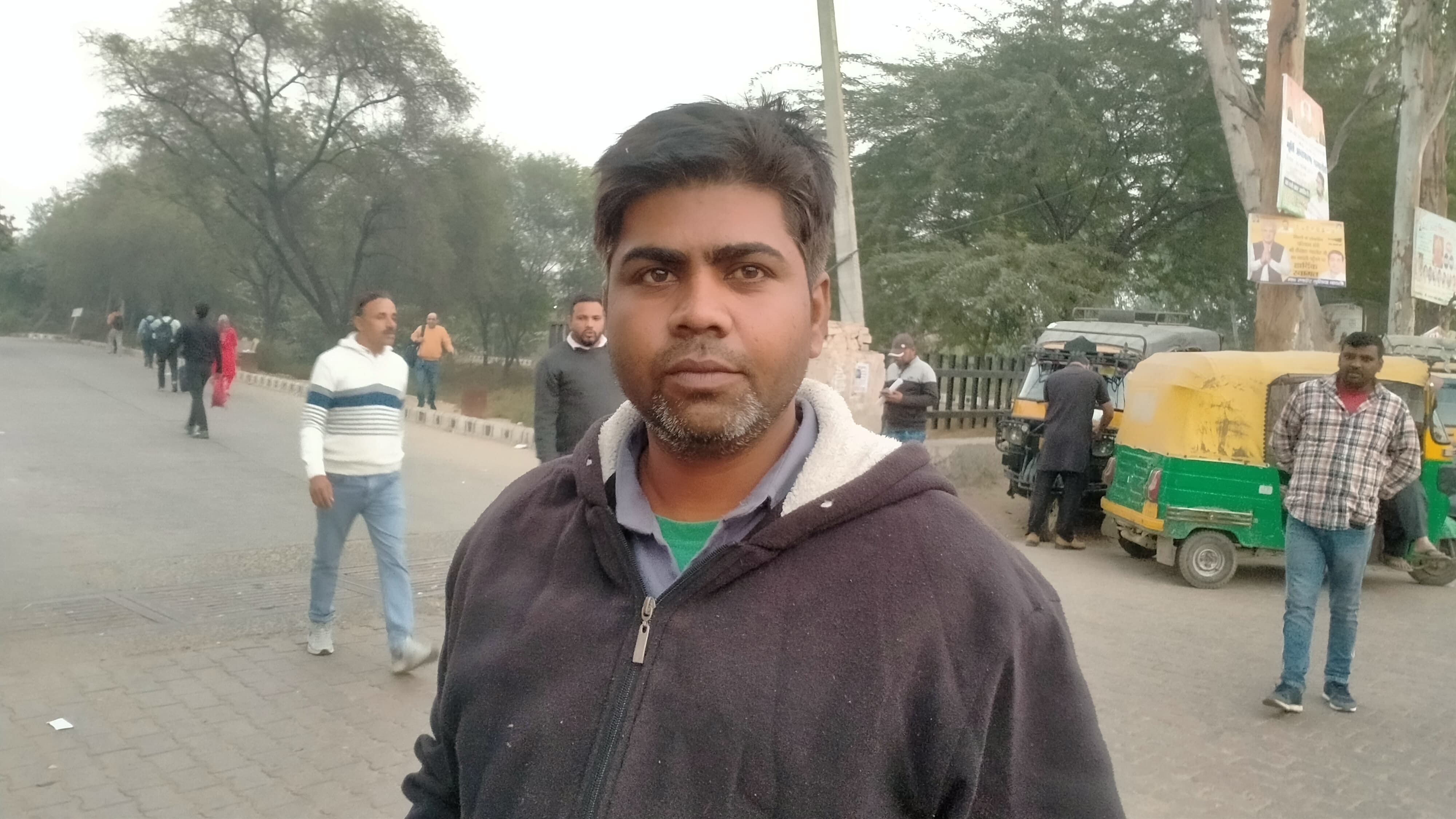 22jjrp21- बहादुरगढ़। शहर में झज्जर मोड़ पर सड़क पर कहीं नहीं लगाए गए हैं रिफलेक्टर। संवाद 22jjrp21- बहादुरगढ़। शहर में झज्जर मोड़ पर सड़क पर कहीं नहीं लगाए गए हैं रिफलेक्टर। संवाद