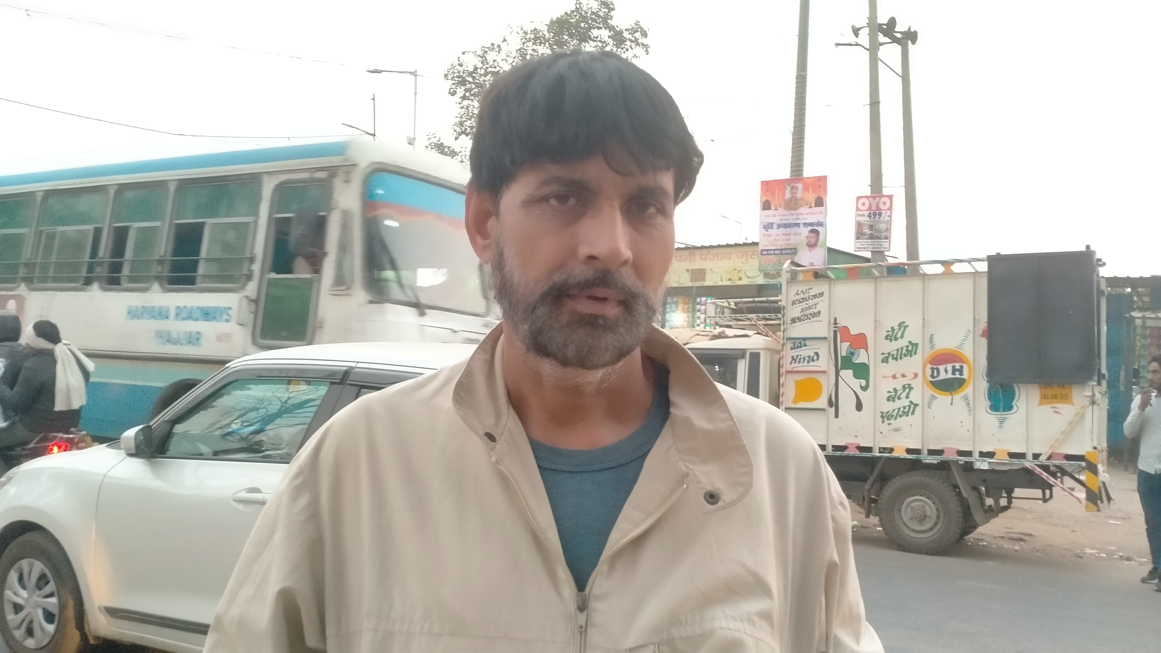 22jjrp21- बहादुरगढ़। शहर में झज्जर मोड़ पर सड़क पर कहीं नहीं लगाए गए हैं रिफलेक्टर। संवाद 22jjrp21- बहादुरगढ़। शहर में झज्जर मोड़ पर सड़क पर कहीं नहीं लगाए गए हैं रिफलेक्टर। संवाद