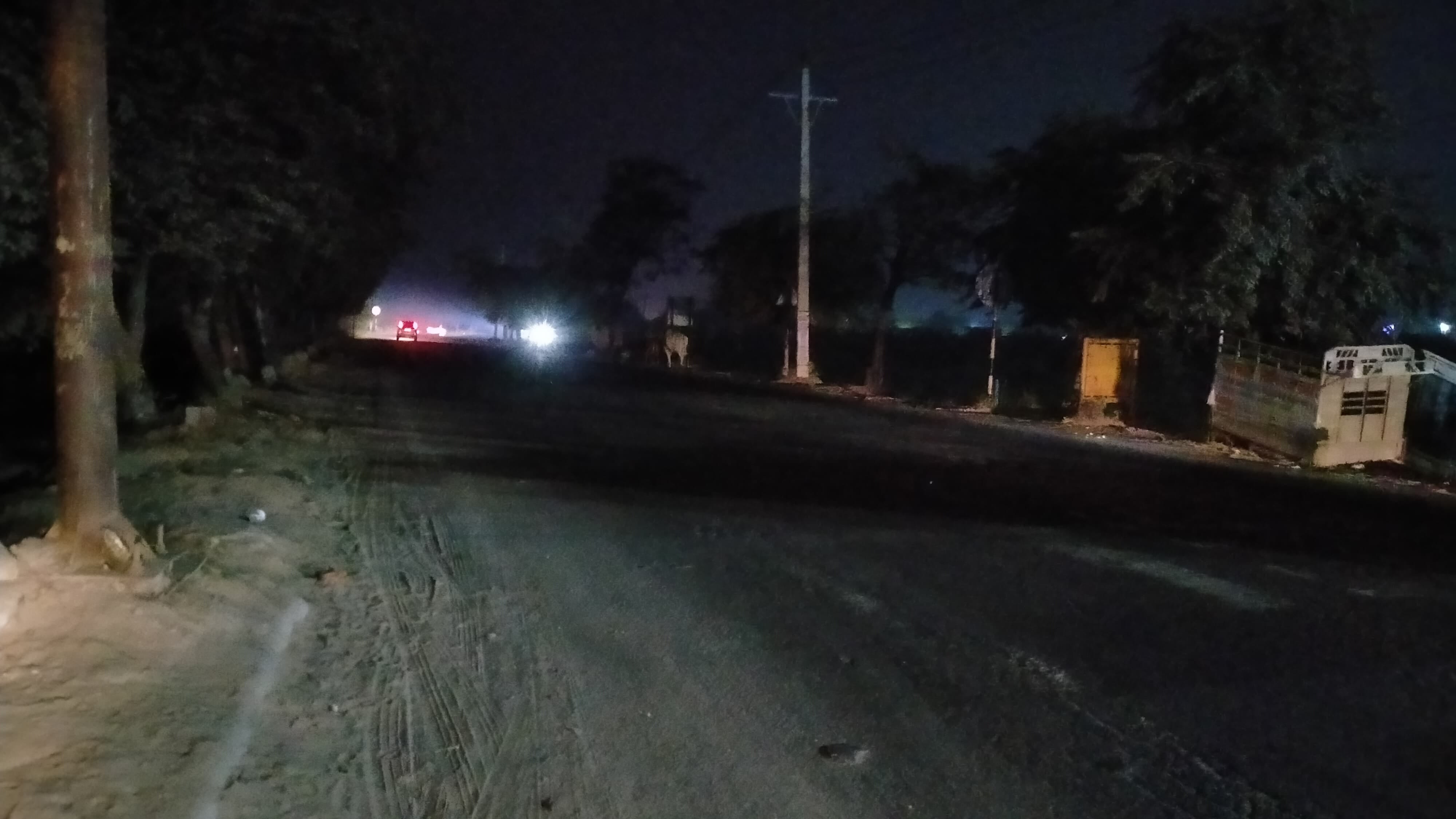 22jjrp21- बहादुरगढ़। शहर में झज्जर मोड़ पर सड़क पर कहीं नहीं लगाए गए हैं रिफलेक्टर। संवाद 22jjrp21- बहादुरगढ़। शहर में झज्जर मोड़ पर सड़क पर कहीं नहीं लगाए गए हैं रिफलेक्टर। संवाद