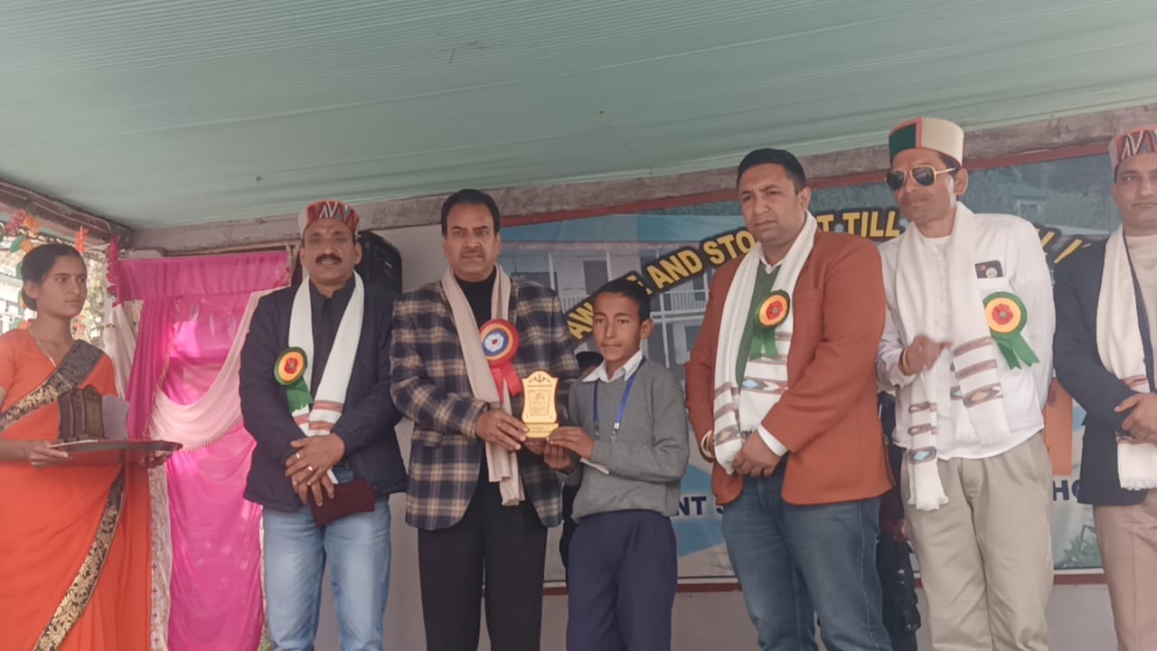 राजकीय वरिष्ठ माध्यमिक स्कूल कोठी में आयोजित वार्षिक पुरस्कार वितरण समारोह में सांस्कृतिक कार
