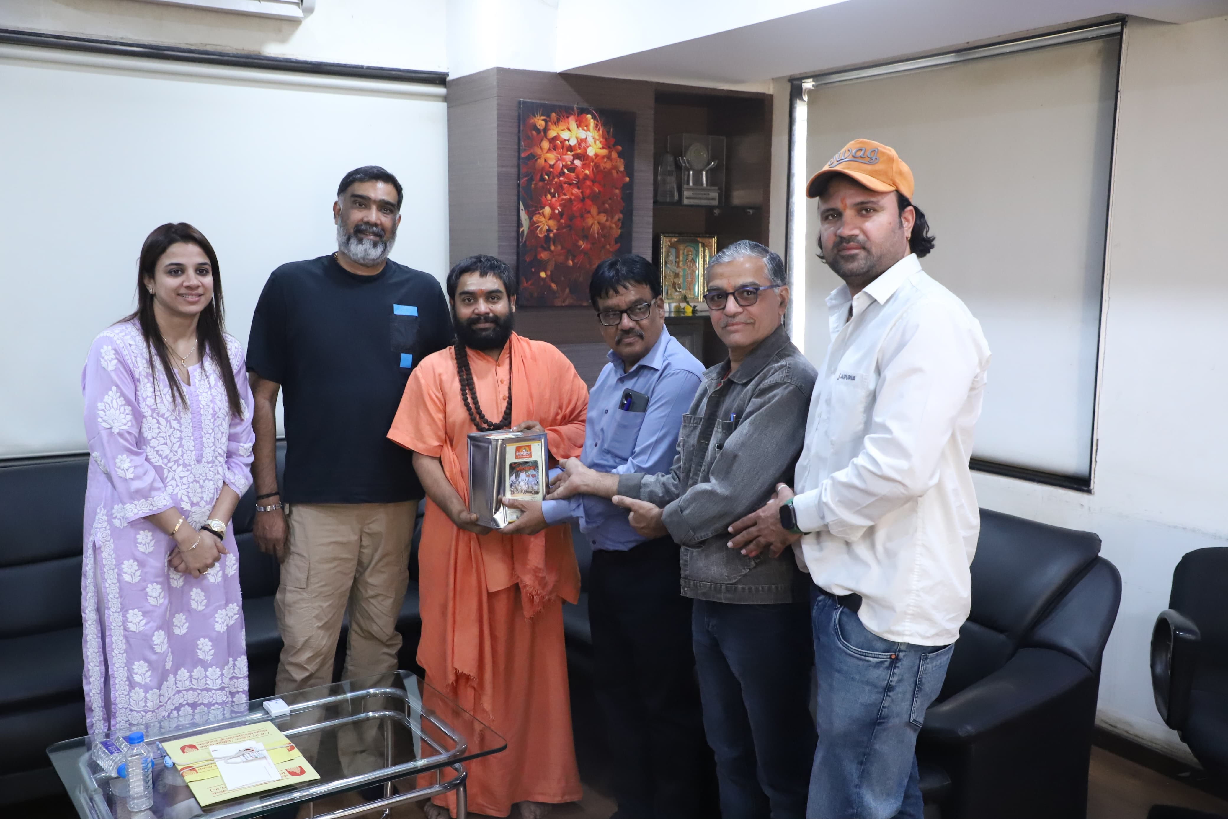 भस्म आरती मे मोर पंख की माला पहनकर सजे बाबा महाकाल, हजारों भक्तों ने लिया आशीर्वाद