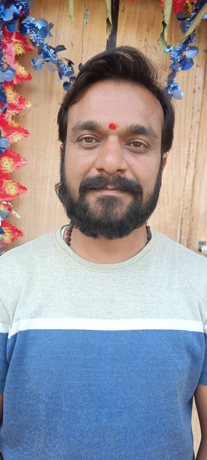 बीसलपुर में ध्वस्त पड़ा राजकीय महिला अस्पताल का भवन।  संवाद