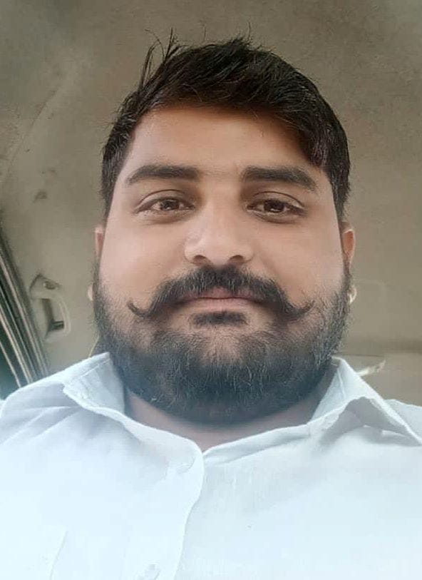 अल्हागंज क्षेत्र की रतनापुर बेला सहकारी समिति में खाद नहीं होने से पड़े ताले। संवाद अल्हागंज क्षेत्र की रतनापुर बेला सहकारी समिति में खाद नहीं होने से पड़े ताले। संवाद