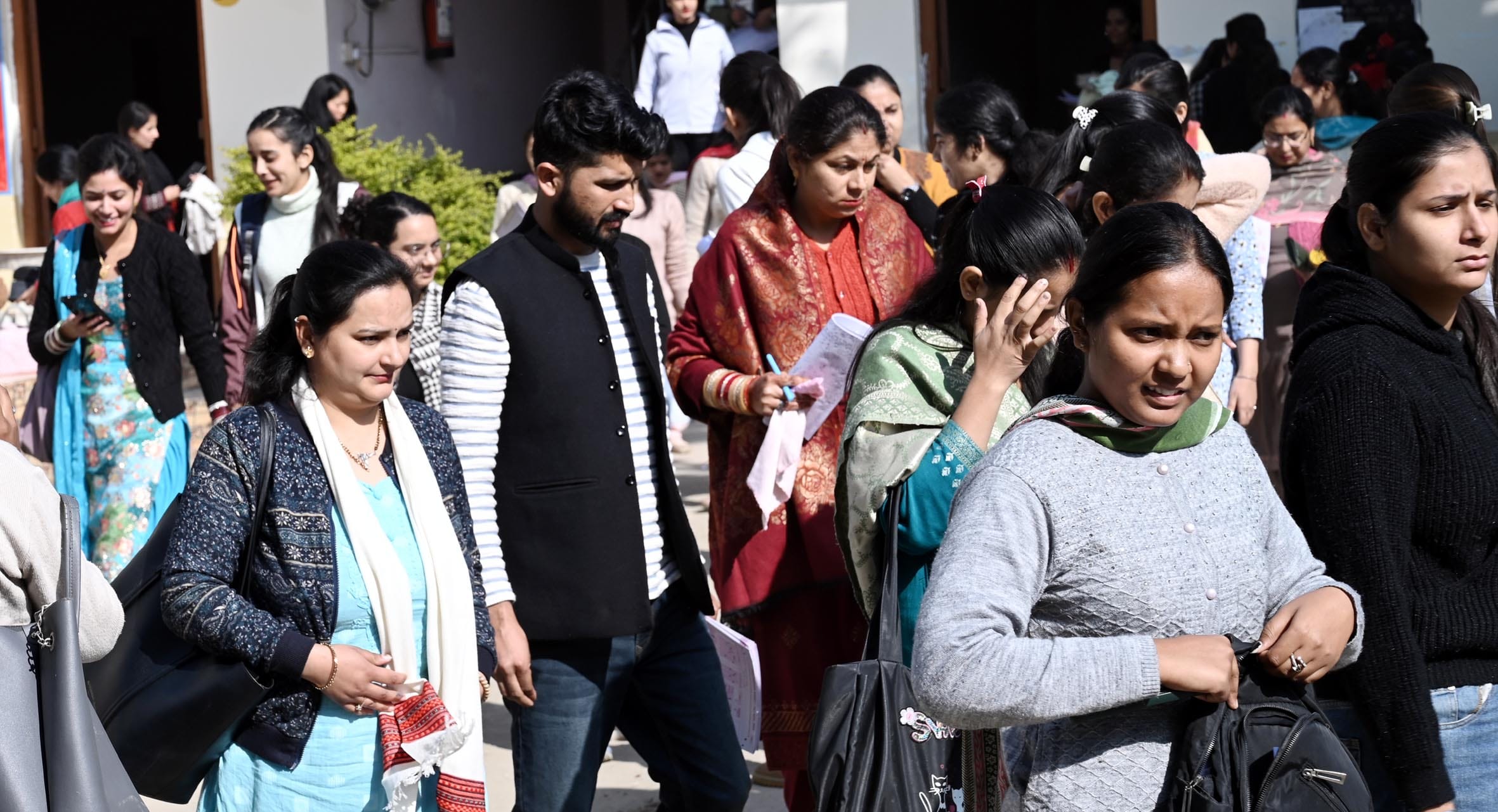 राजकीय कन्या वरिष्ठ माध्यमिक पाठशाला हमीरपुर में टीजीटी नॉन मेडिकल टेट देने के बाद परीक्षा केंद राजकीय कन्या वरिष्ठ माध्यमिक पाठशाला हमीरपुर में टीजीटी नॉन मेडिकल टेट देने के बाद परीक्षा केंद