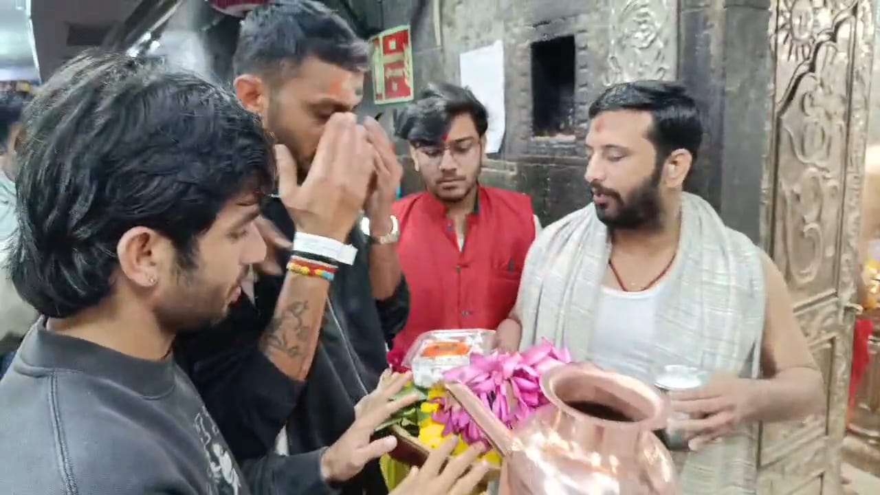 भस्म आरती में बाबा महाकाल का आशीर्वाद लेने आए 9 क्रिकेटर, मीडिया से कहा - महाकाल बुलाते हैं और 