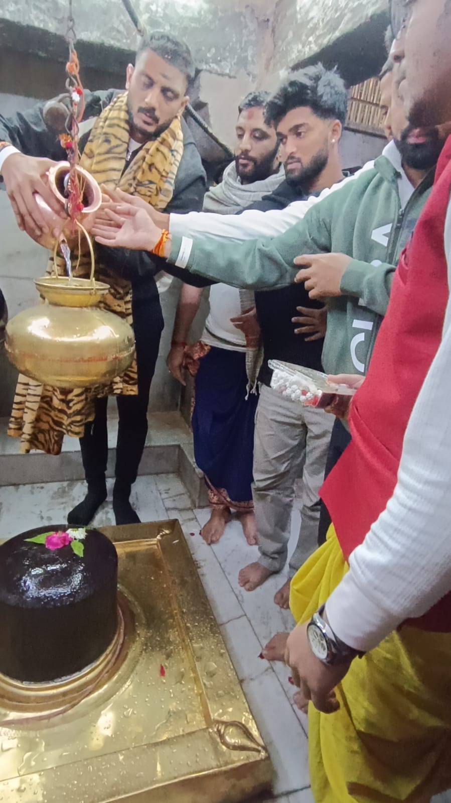 भस्म आरती में बाबा महाकाल का आशीर्वाद लेने आए 9 क्रिकेटर, मीडिया से कहा - महाकाल बुलाते हैं और 