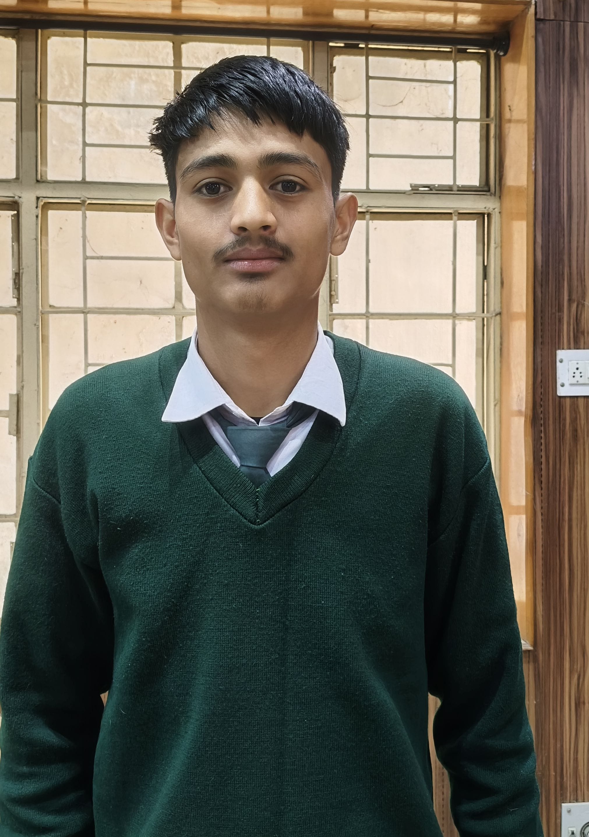 पदम छात्र स्कूल रामपुर में अमर उजाला की ओर से आयोजित पुलिस की पाठशाला में डीएसपी नरेश शर्मा छात