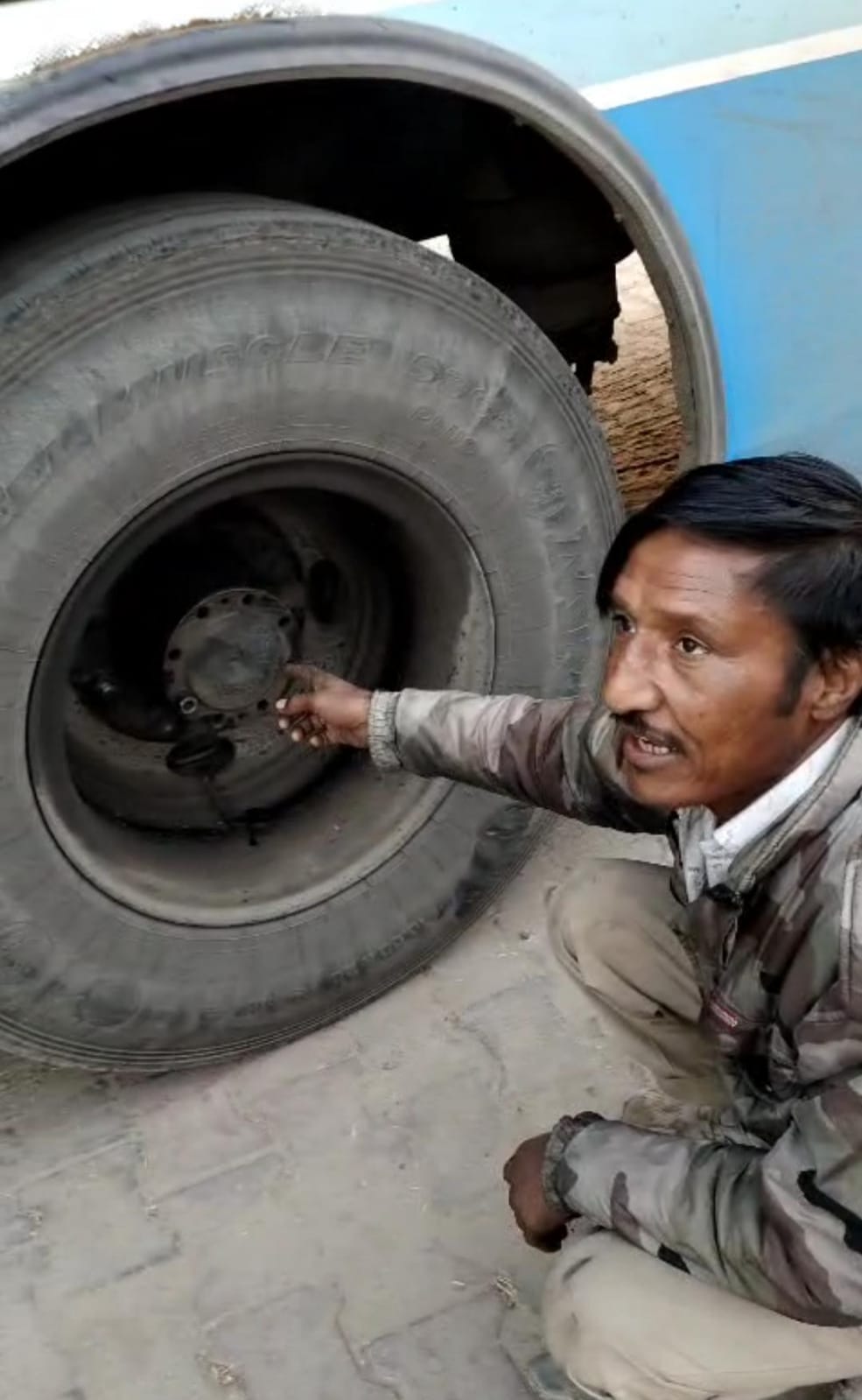 चंडीगढ़ जा रही खराब हुई रास्ते में बस। स्रोत : वीडियो ग्रैप
