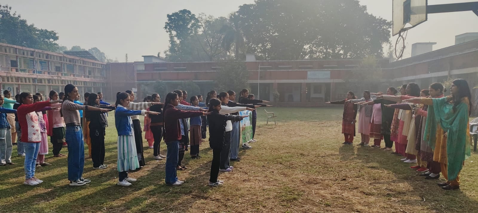 छावनी के राजकीय पीजी महाविद्यालय में राष्ट्रीय संविधान दिवस पर विजेता विद्यार्थियों को सम्मानि