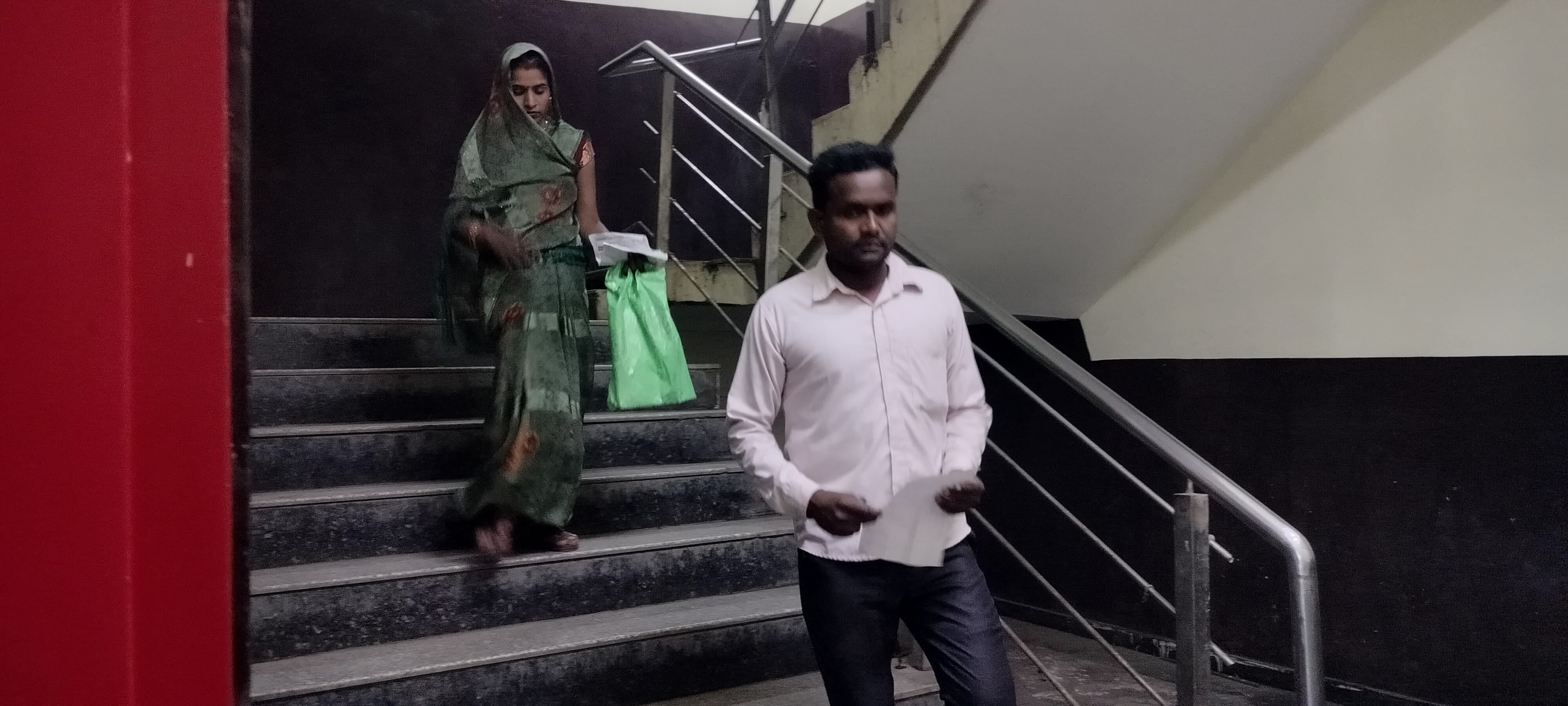 जिला अस्पताल में खराब पड़ी लिफ्ट। संवाद