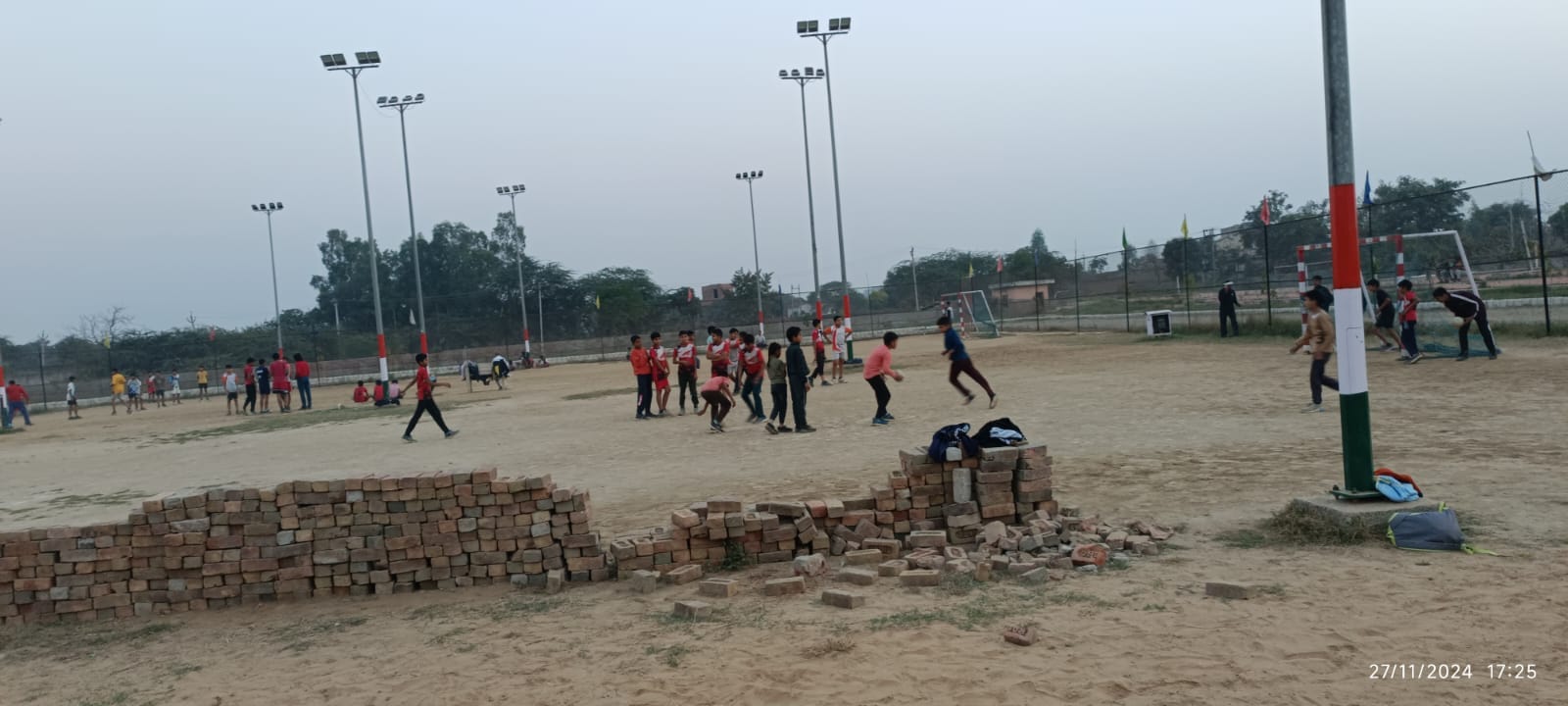 27jjrp15- झज्जर। बहराणा गांव का खेल स्टेडियम जिसकी मरम्मत की जानी है। स्त्रोत-कोच 27jjrp15- झज्जर। बहराणा गांव का खेल स्टेडियम जिसकी मरम्मत की जानी है। स्त्रोत-कोच