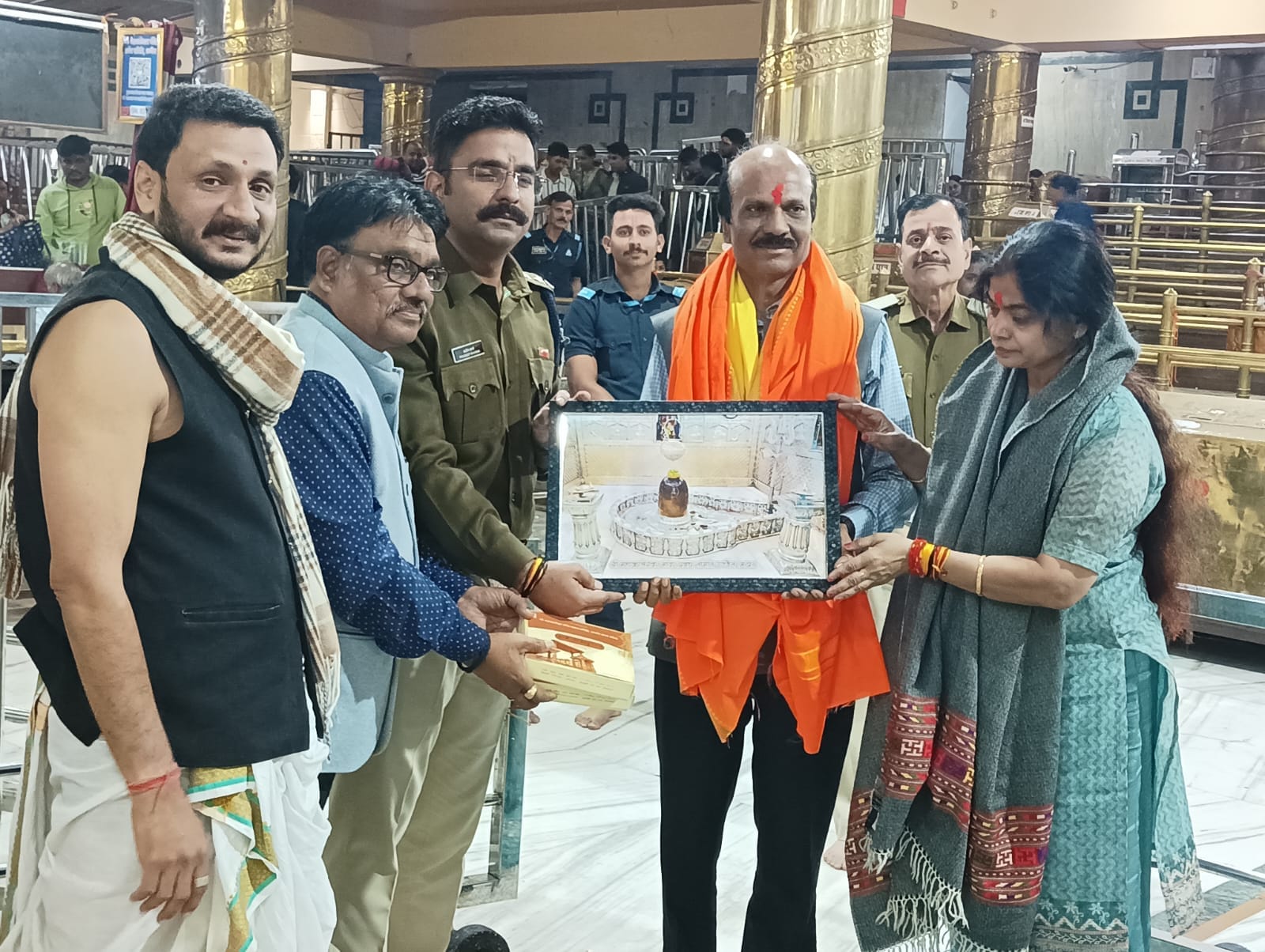 भस्मारती बाबा महाकाल का भांग से श्रृंगार, मस्तक पर चंद्र तो गले में नजर आई रुद्राक्ष व गुलाब की