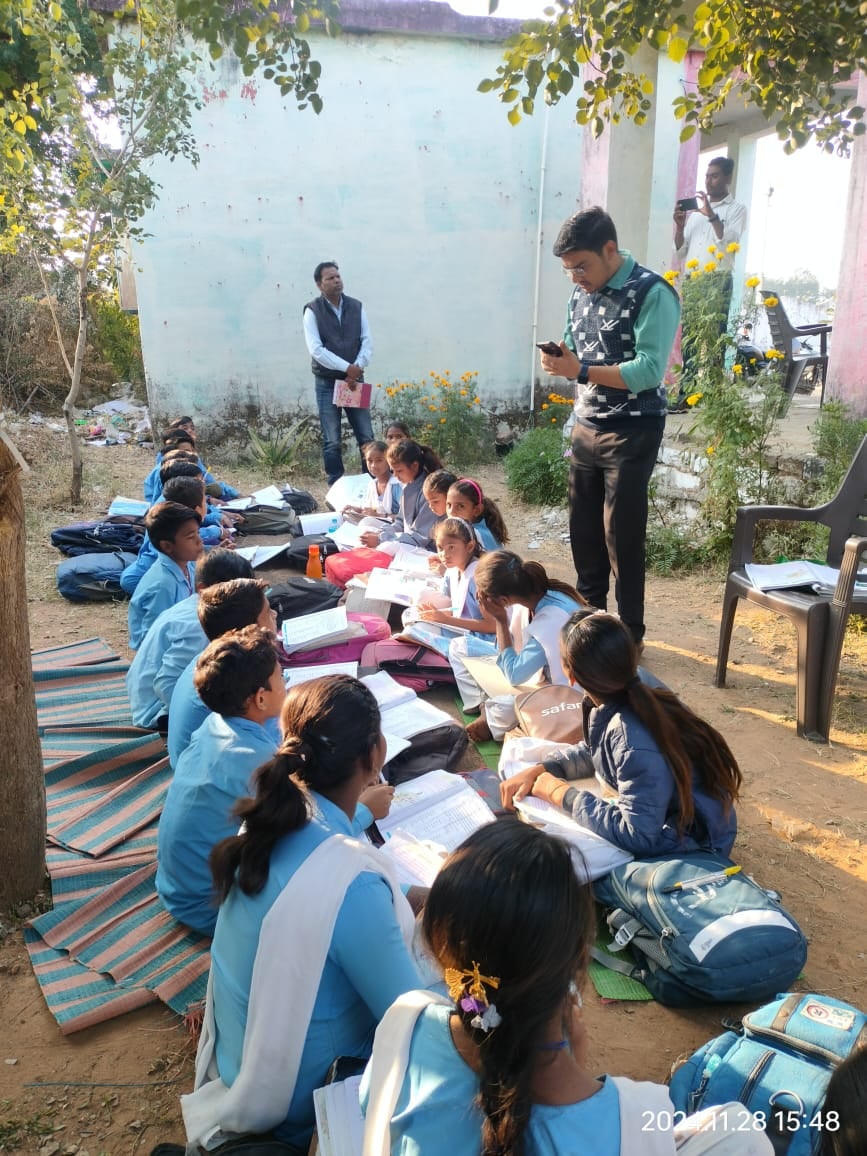 निरीक्षण करते एसडीम
