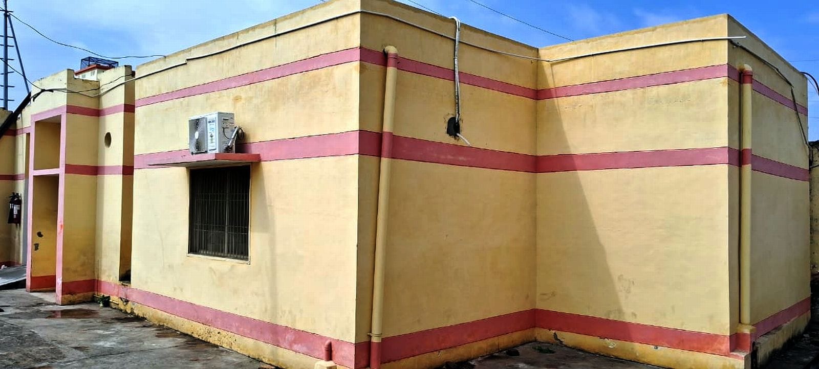 जिला अस्पताल में तैयार किया जा रहा कंपोनेट एरिया, लगाई जा रहीं मशीनें। संवाद