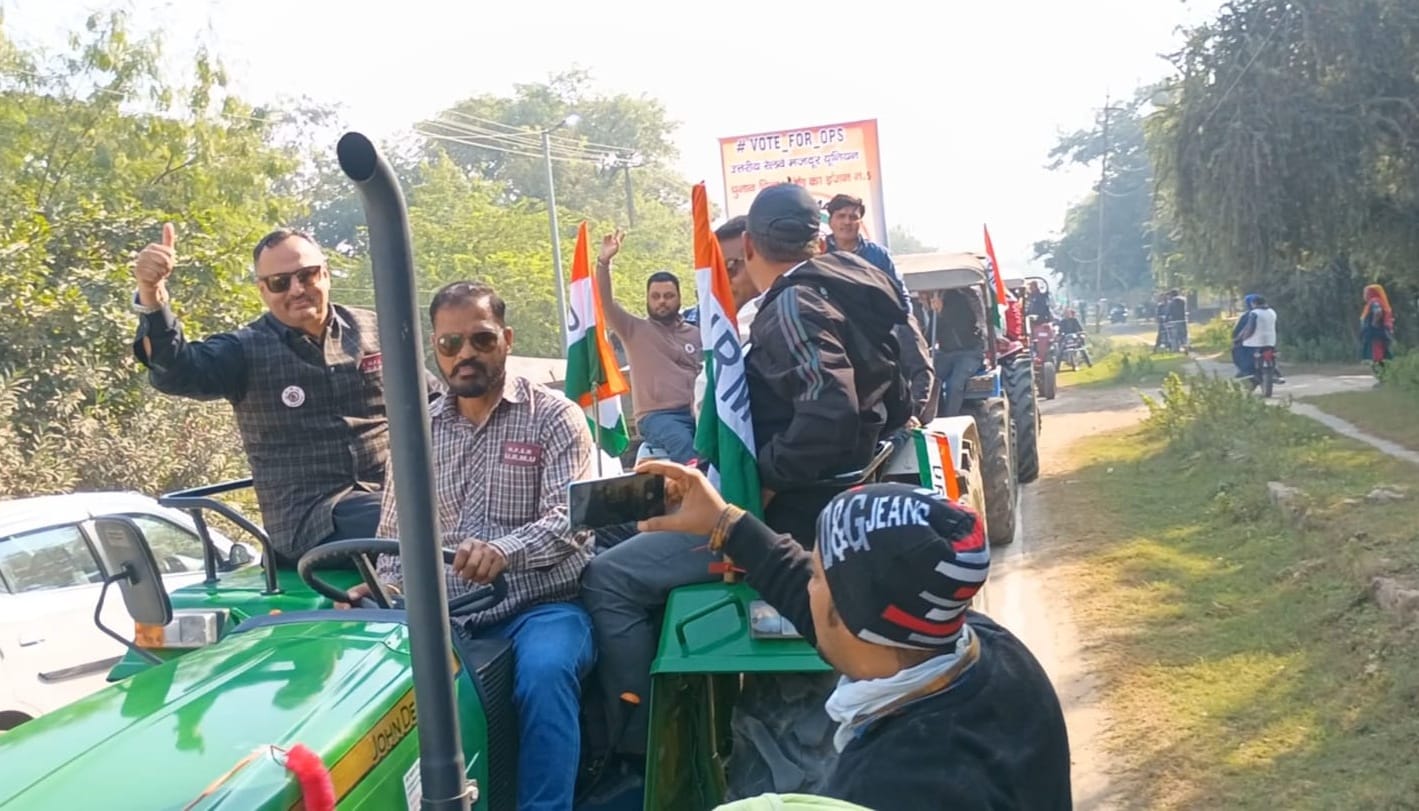 अंबाला छावनी के एनआएमयू कार्यालय में पदाधिकारियों को समर्थन पत्र सौंपते स्टेशन मास्टर एसोसिएशन