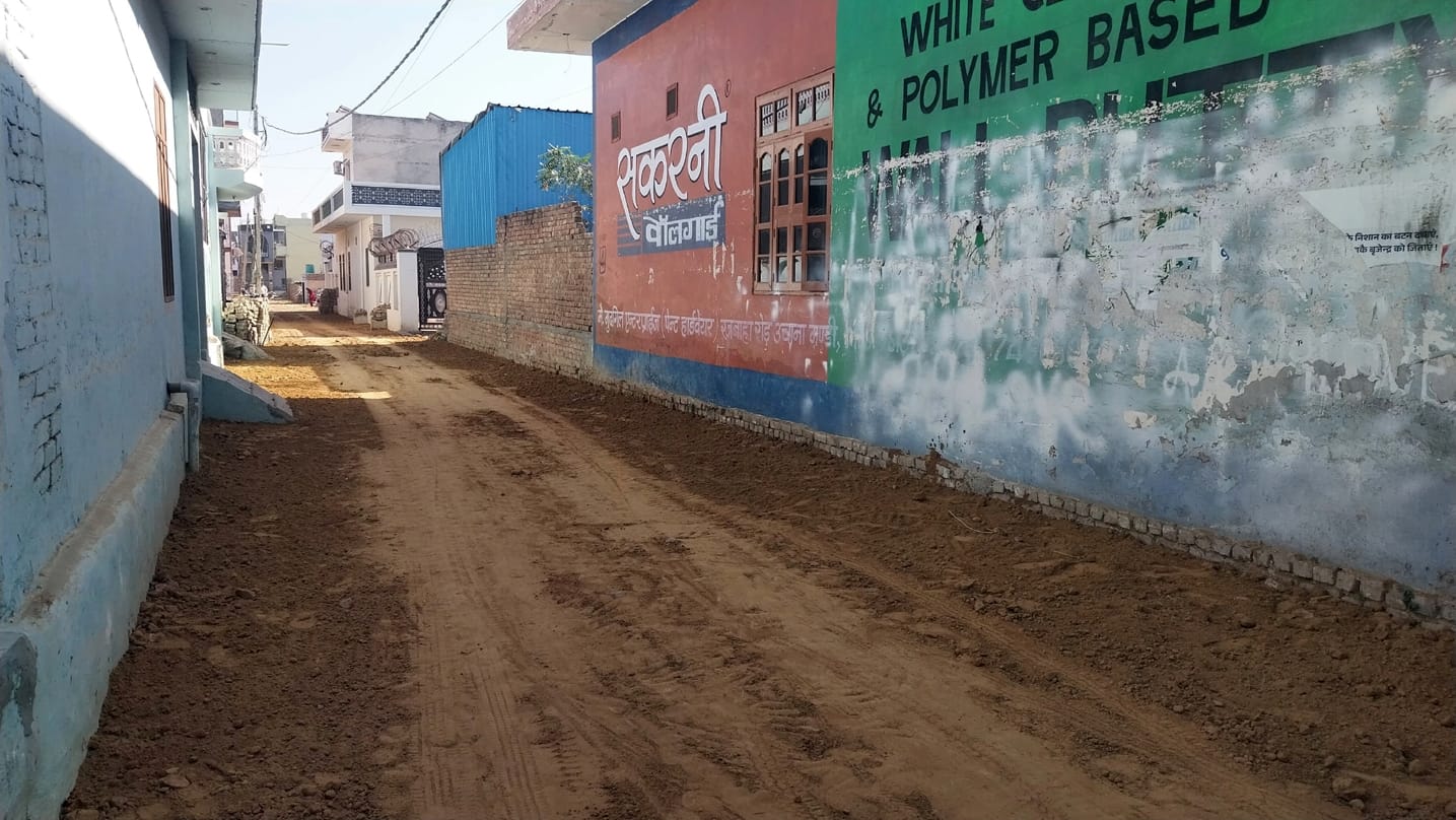 05जेएनडी11: नपा एरिया में हो रहा गली निर्माण। संवाद