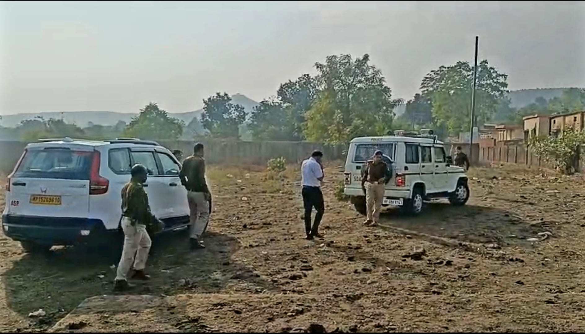 नवजात का अधजला शव नवजात का अधजला शव