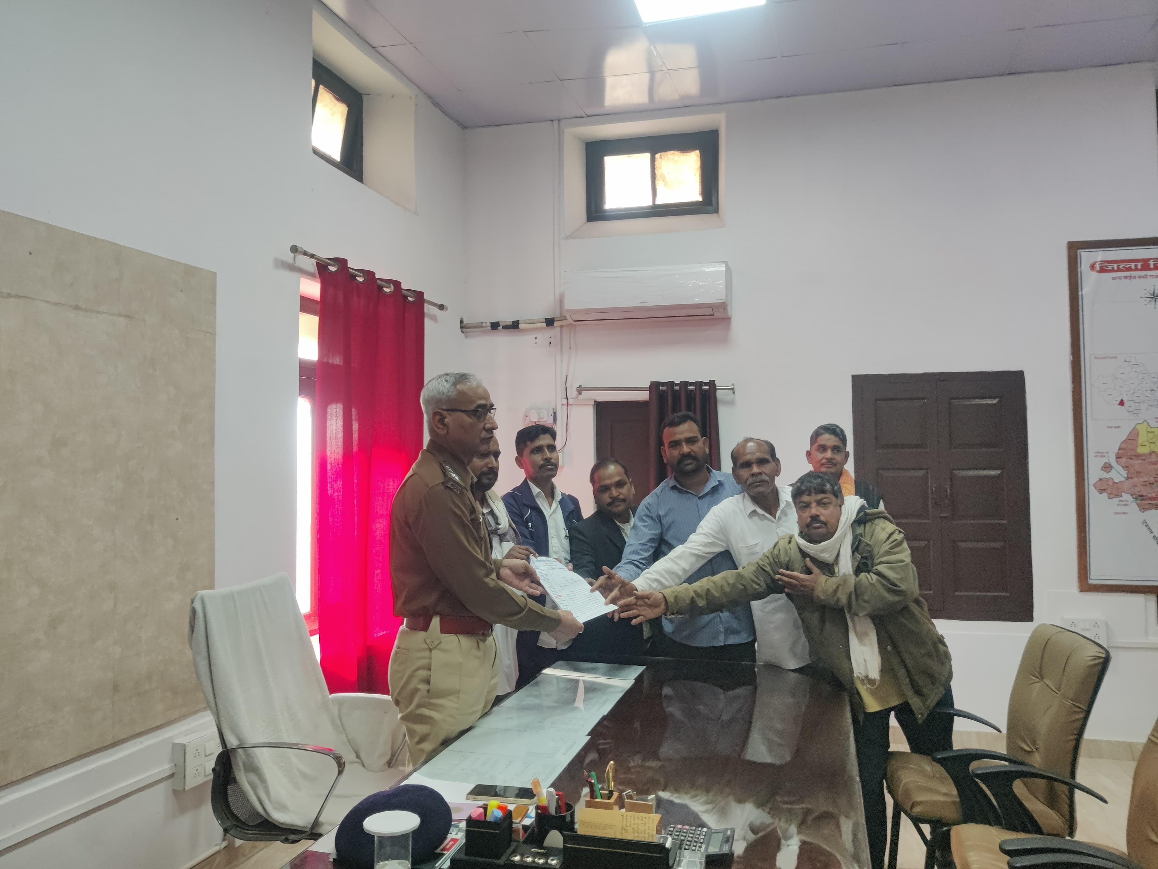 सिरोही। सिरोही जिला कलेक्टर से गरासिया समाज विकास सेवा समिति प्रतिनिधिमंडल, मेडिकल कॉलेज स्टूडे सिरोही। सिरोही जिला कलेक्टर से गरासिया समाज विकास सेवा समिति प्रतिनिधिमंडल, मेडिकल कॉलेज स्टूडे