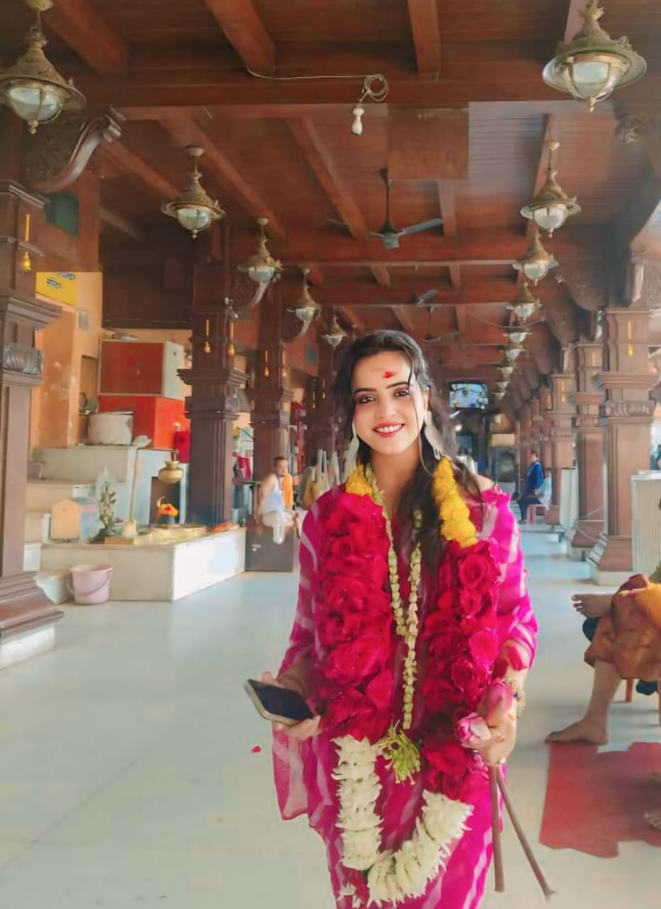 अभिनेत्री निशा पारिक ने किए महाकालेश्वर ज्योतिर्लिंग के दर्शन, कालभेरव मंदिर भी दर्शन करने पहुं
