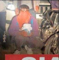 08जेएनडी12-पुलिस गिरफ्त में अफीम के साथ पकड़ा गया नशा तस्कर। स्रोत पुलिस 08जेएनडी12-पुलिस गिरफ्त में अफीम के साथ पकड़ा गया नशा तस्कर। स्रोत पुलिस