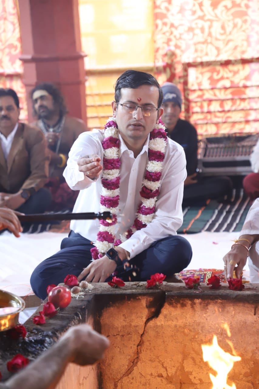 अंतर्राष्ट्रीय गीता महोत्सव महाकाल मंदिर मे श्रीमद् भागवत के श्लोक पर दी गई आहुति, शाम को आयोजन