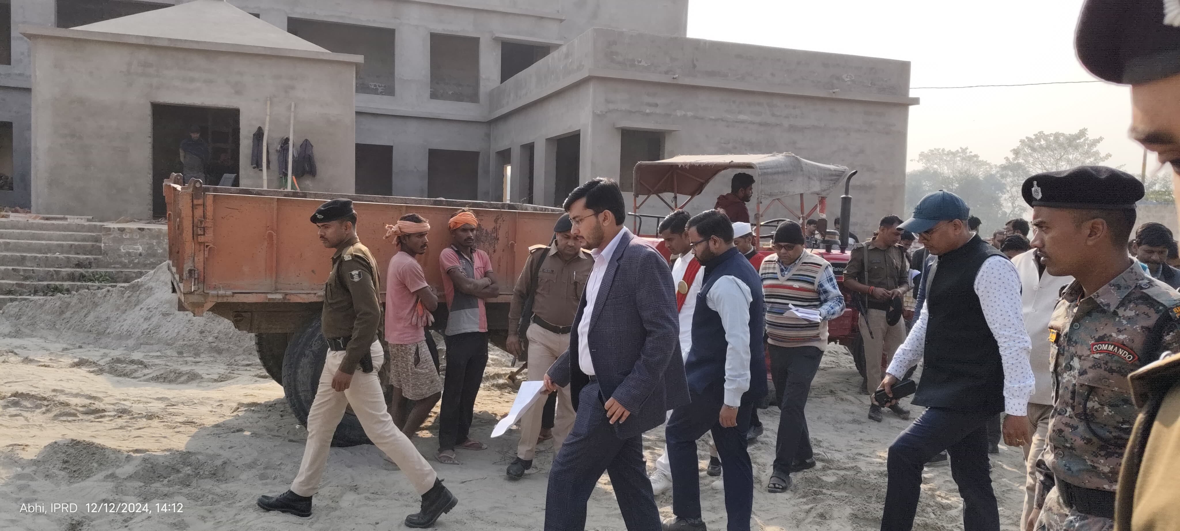 डीएम सुब्रत सेन का निरीक्षण डीएम सुब्रत सेन का निरीक्षण
