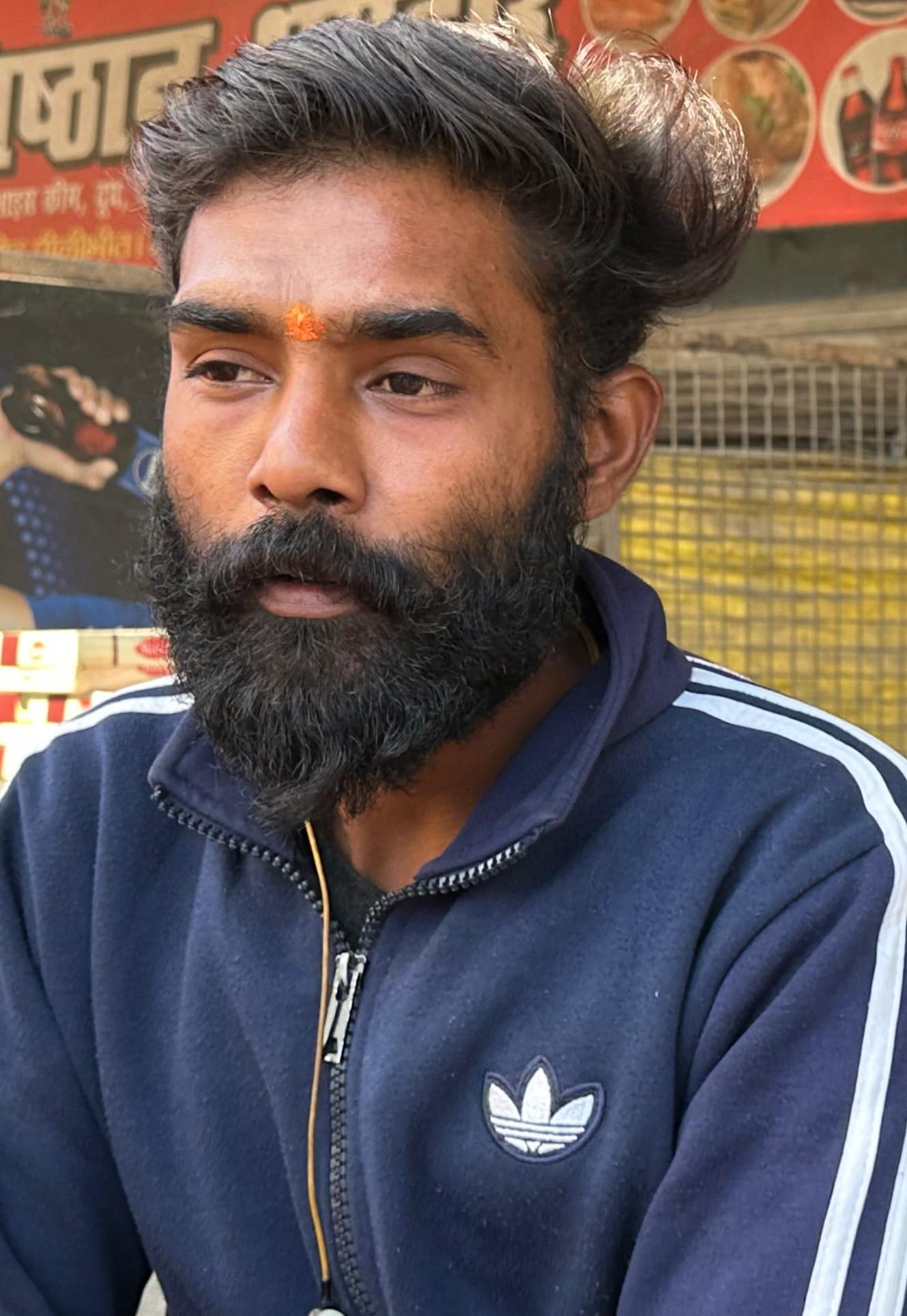 पीलीभीत के असम चौराहे के पास लगा जाम।संवाद