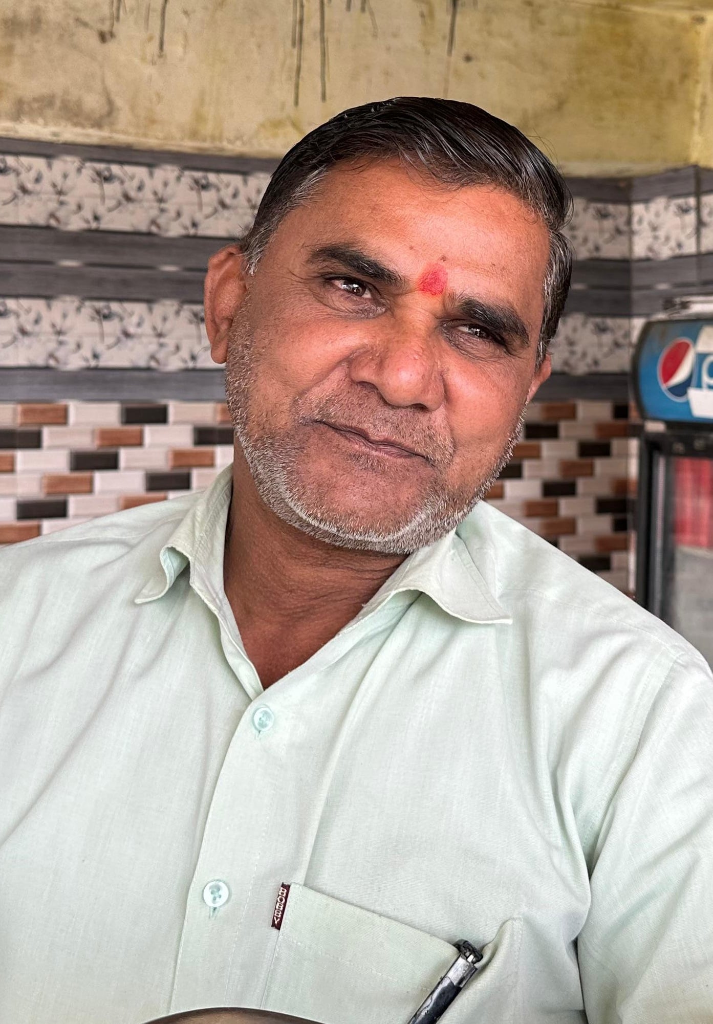 पीलीभीत के असम चौराहे के पास लगा जाम।संवाद