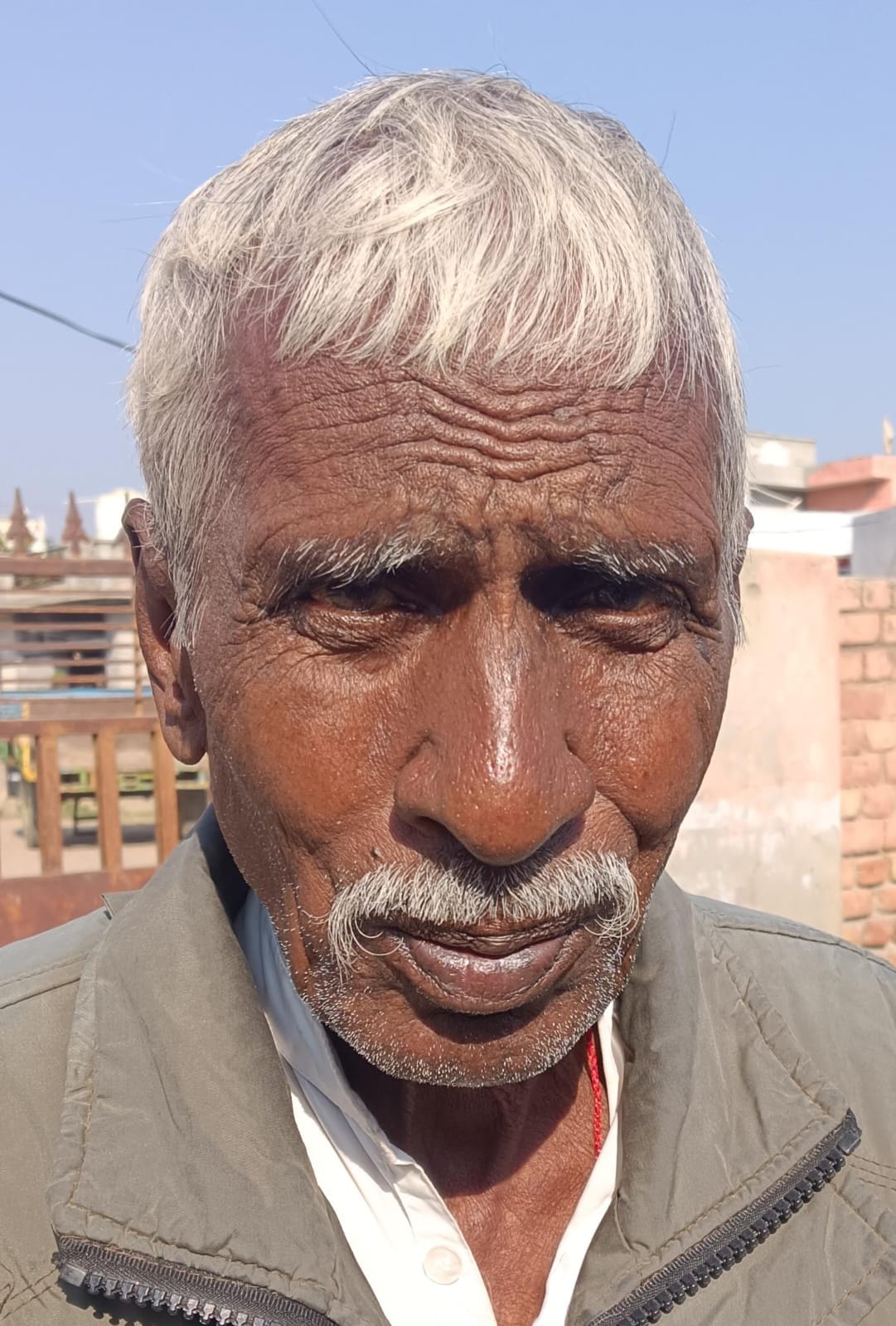 उग्रसेन पूरी, निवासी आजाद नगर। उग्रसेन पूरी, निवासी आजाद नगर।