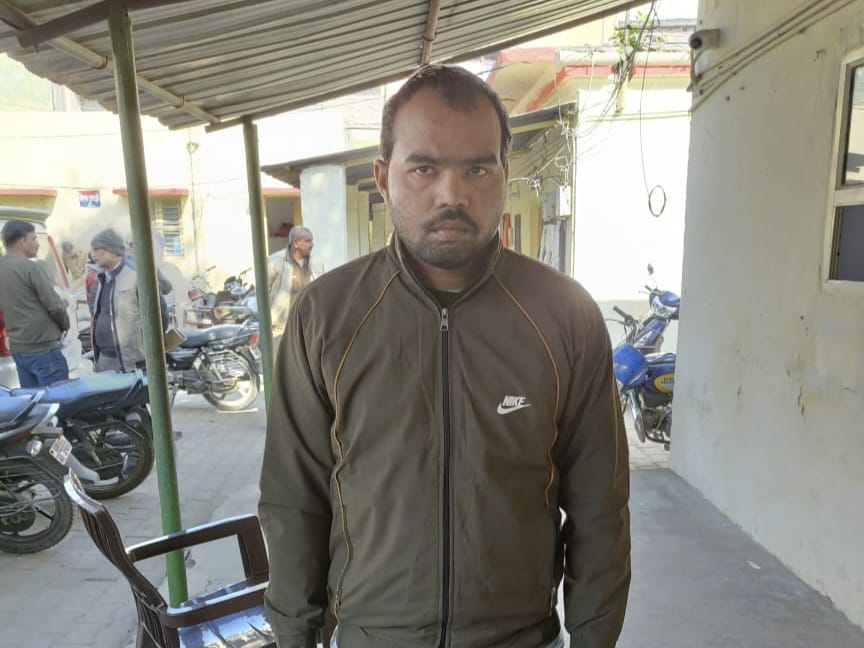 थाना सदर बाजार पुलिस की गिरफ्त में आरोपी निशांत मिश्रा व कमल। स्रोत: पुलिस थाना सदर बाजार पुलिस की गिरफ्त में आरोपी निशांत मिश्रा व कमल। स्रोत: पुलिस