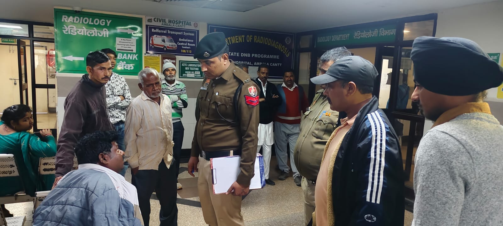 पंजाब के नगला गांव में गोली लगने पर घायल तोपखाना निवासी दीपक सीटी स्कैन करवाता हुआ: सोशल मीडिया