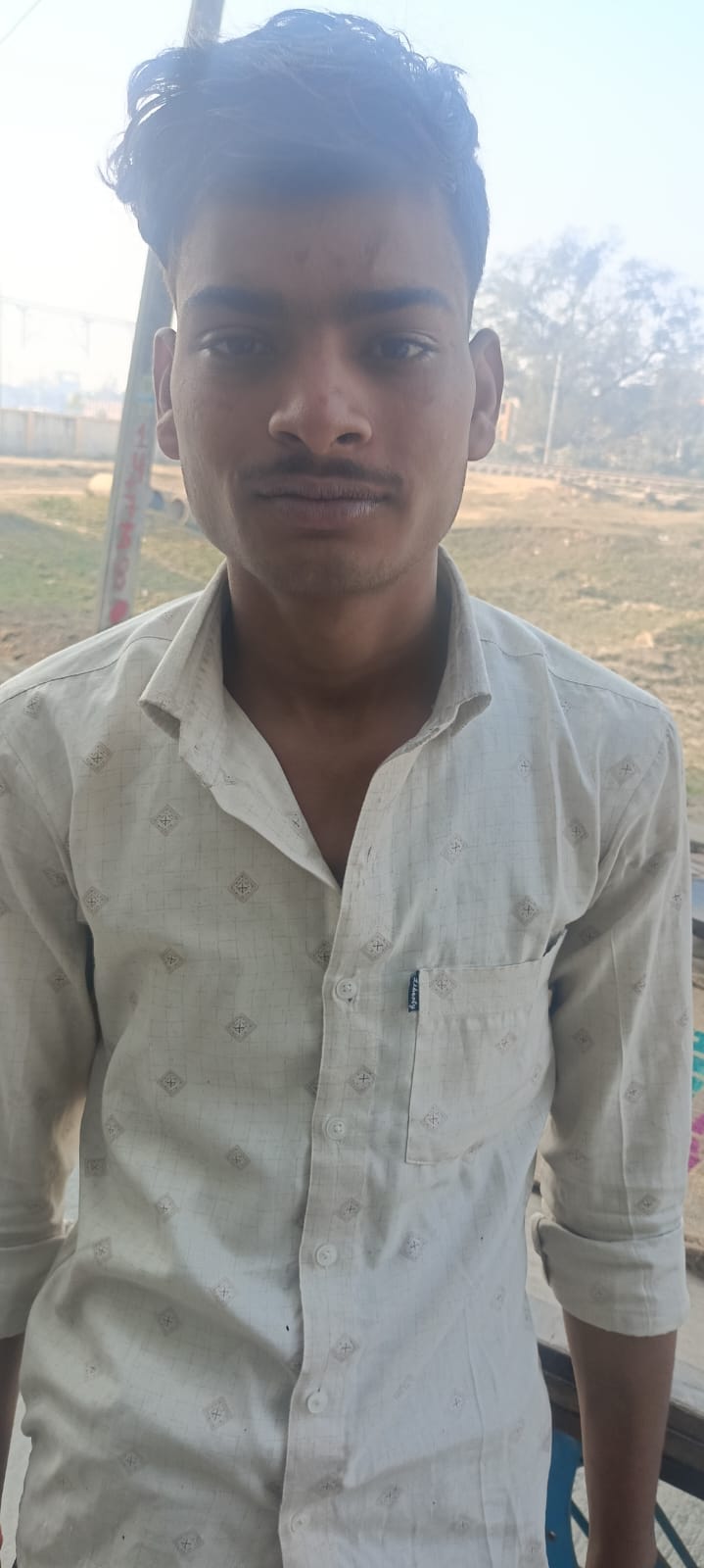 बीसलपुर रेलवे क्रासिंग पर किया जा रहा मरम्मत कार्य।संवाद
