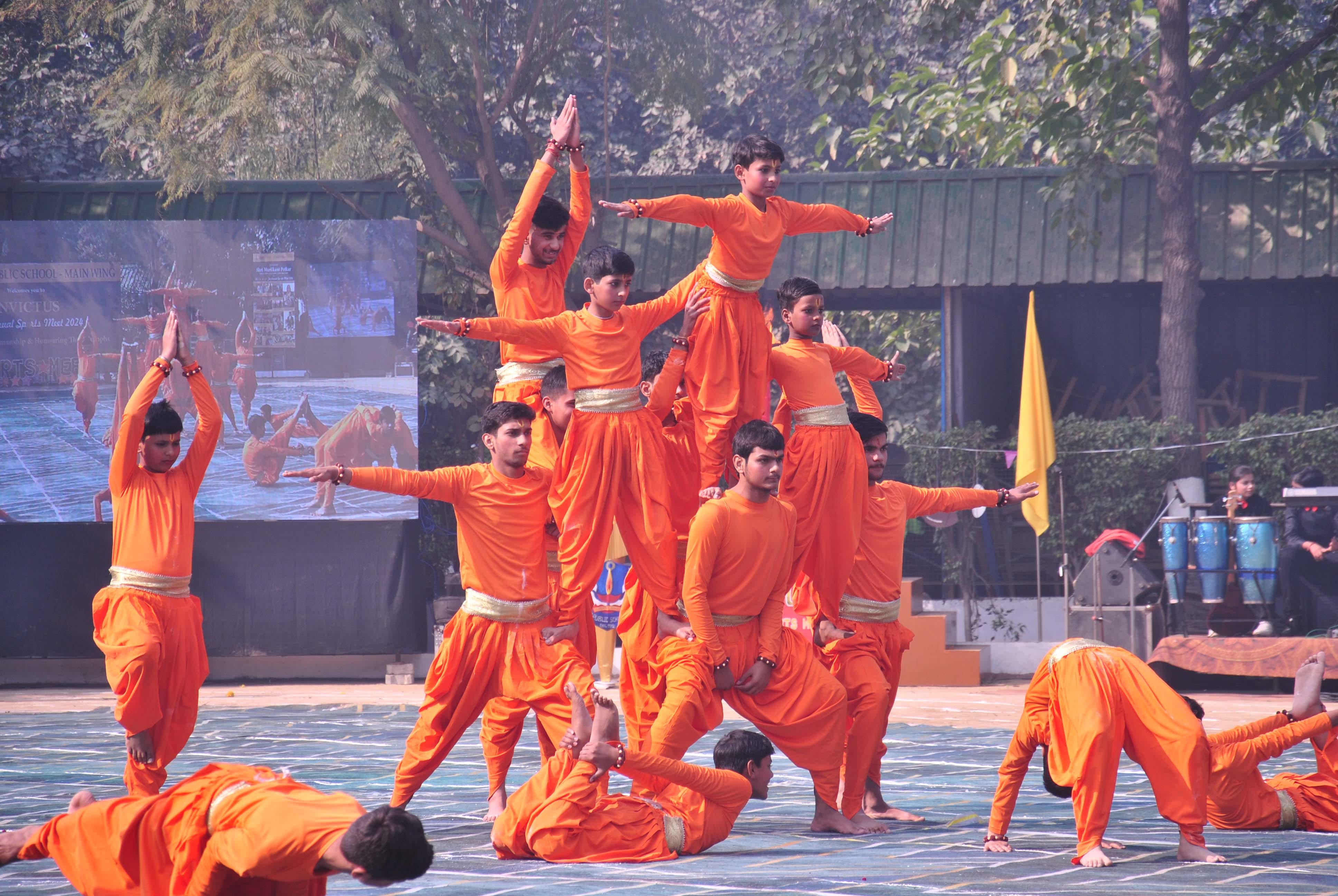 मेरठ------ मेरठ पब्लिक स्कूल मेन विंग में एनुअल स्पोर्ट्स मीट मे नृत्त्य की प्रस्तूति द मेरठ------ मेरठ पब्लिक स्कूल मेन विंग में एनुअल स्पोर्ट्स मीट मे नृत्त्य की प्रस्तूति द